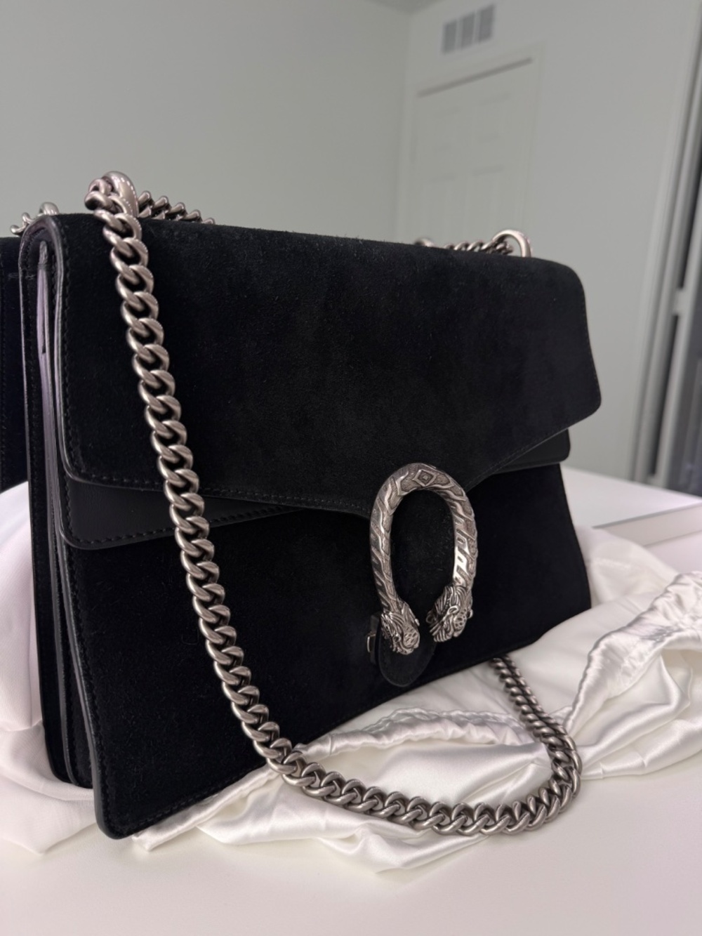Authentic Gucci Dionysus Medium Black Velvet Shoulder Bag - Picture 4 of 12